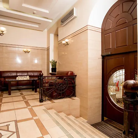 Senator Center 4*
